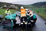 Čelní srážka dvu osobních automobilů u Koněprus