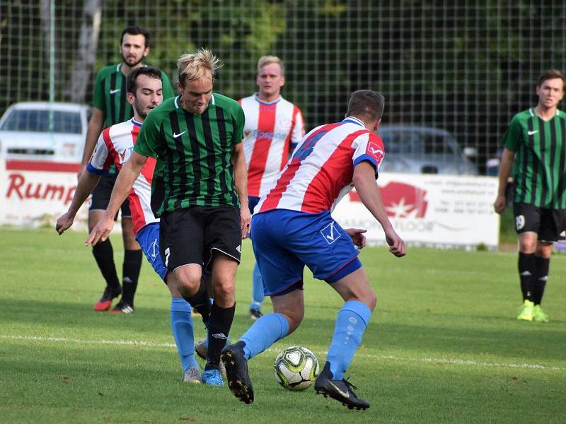 Fotbalová divize, skupina A: FC Rokycany - Český lev Union Beroun 4:1 (3:0).