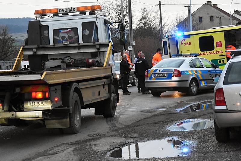 Silně krvácející muž vylekal v sobotu v podvečer návštěvníky jednoho ze supermarketů v nákupní zóně v Berouně.