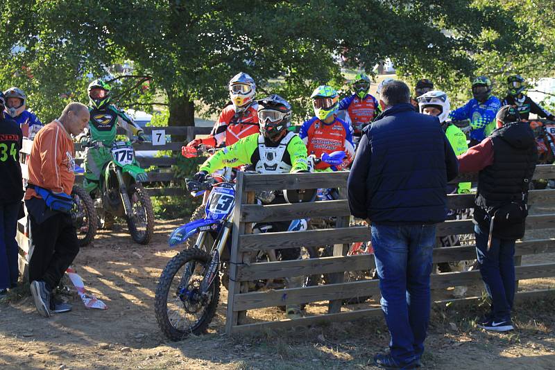 Z Motokrosu Podluhy u Hořovic, který se jel jako Memoriál Bohumila Krause.