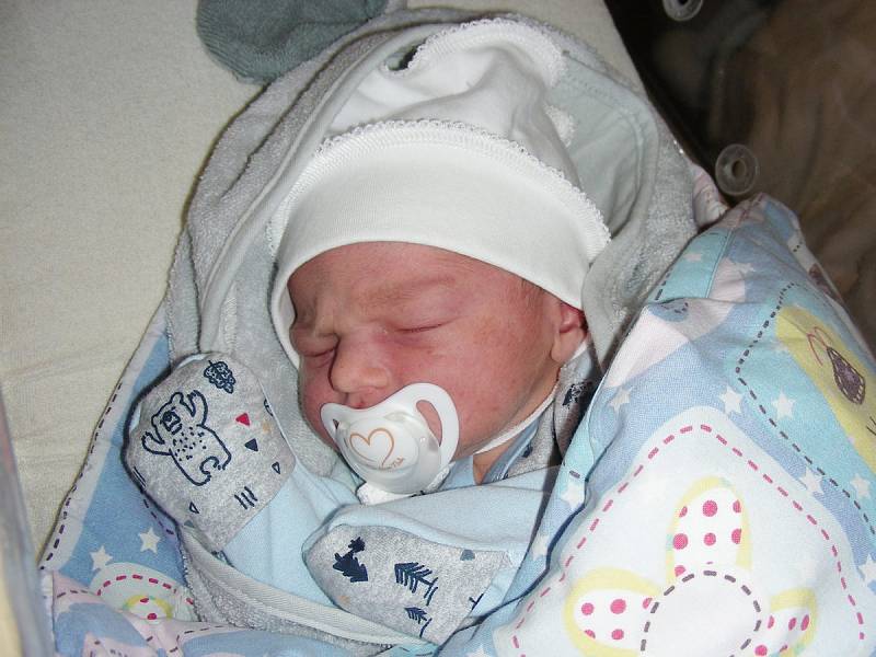 Datum 24. listopadu 2019 má v rodném listě zapsané Andrej Klishchyk z Mořiny. Chlapeček vážil po porodu pěkných 3,85 kg a měřil 52 cm. Z miminka se raduje maminka Nadiia, tatínek Andrej a bráška Martin (6,5).