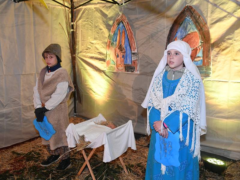 Ladovský jarmark letos přitáhl hodně lidí