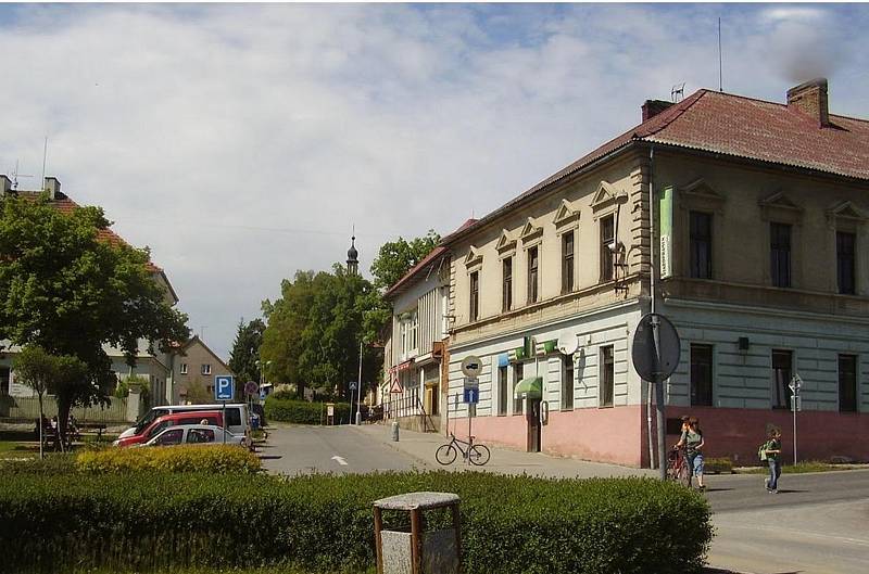 Současná podoba budovy restaurace v Loděnici.