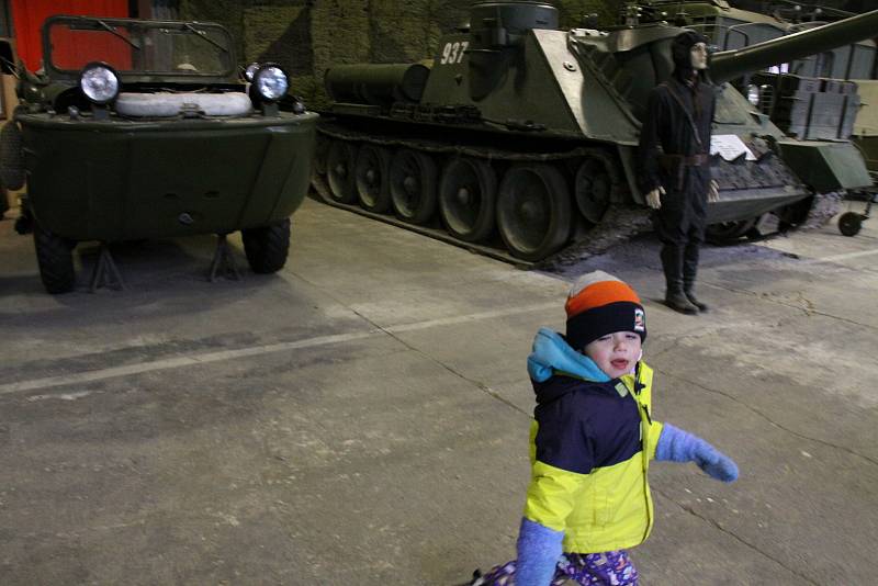 Army muzeum klub vojenské historie a techniky Zdice zahájilo sezonu.