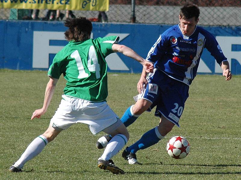 Fotbalisté Králova Dvora porazili Chomutov 2:0.