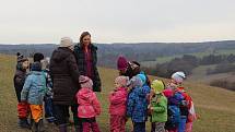 Lesní mateřská škola Studánka v Trubské: příroda poskytuje jedinečné možnosti k formování dětské osobnosti.