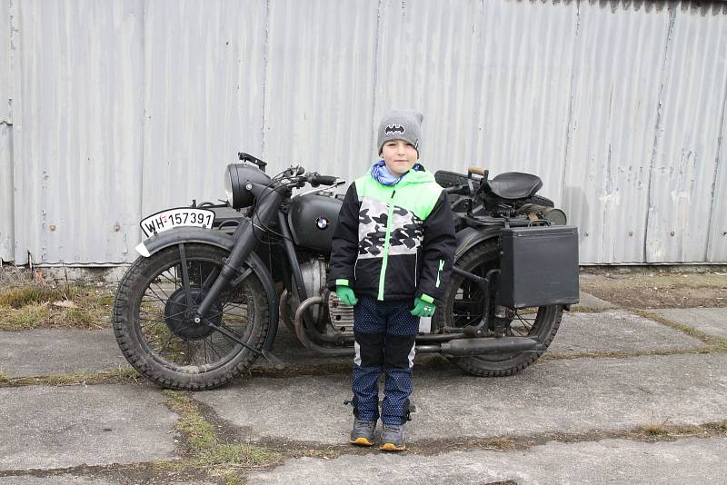 Army muzeum klub vojenské historie a techniky Zdice zahájilo sezonu.