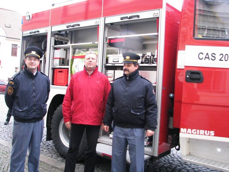 Berounští hasiči získali novou cisternu 