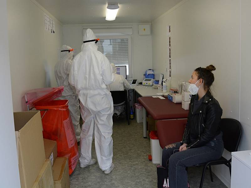 PCR testování ve Středočeském kraji, ilustrační foto. 