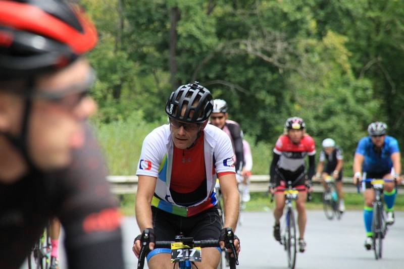 První ročník cyklistického závodu pro veřejnost L'Etape by tour de France.