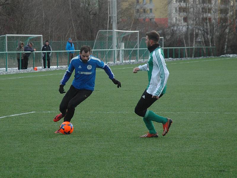 1. kolo Memoriálu Jiřího Kolína: Hořovicko - Zbuzany 0:2, Králův Dvůr - Meteor 2:1.