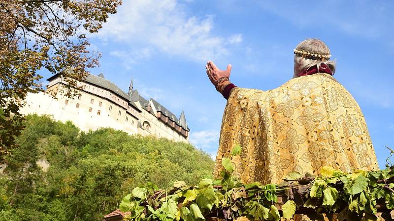 Z císařského průvodu v rámci Karlštejnského vinobraní.