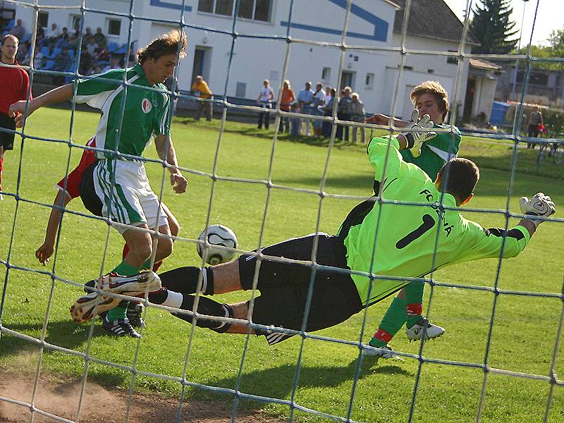 Brankář Bzové se snažil jak mohl, gólu ale ve 3. minutě nezabránil