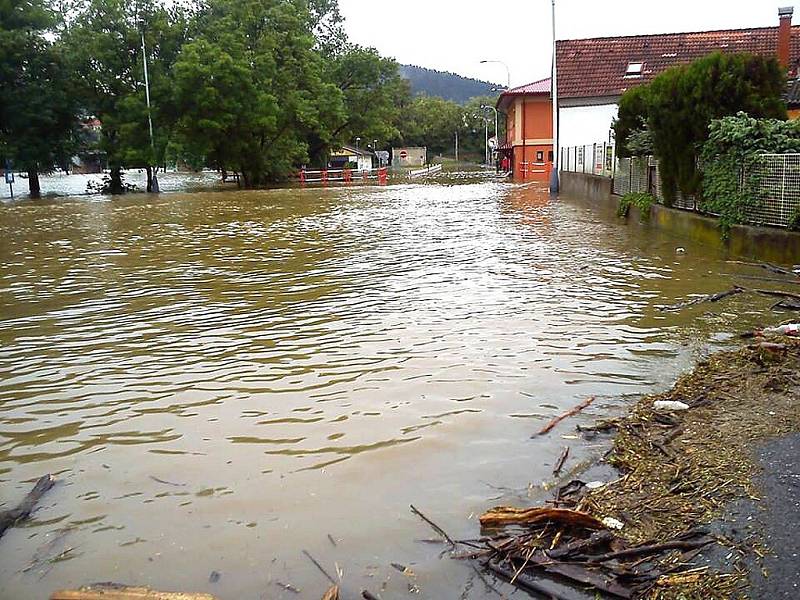 Rozvodněná Berounka - pondělí 3. června 2013.