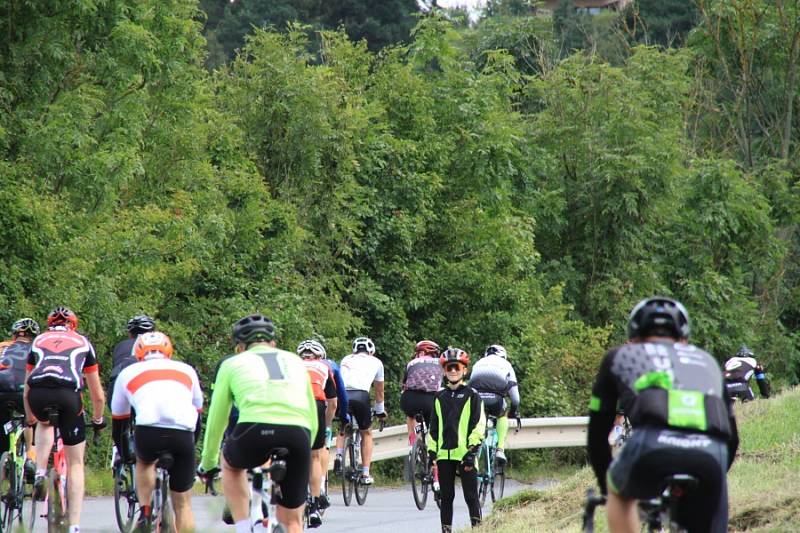 První ročník cyklistického závodu pro veřejnost L'Etape by tour de France.