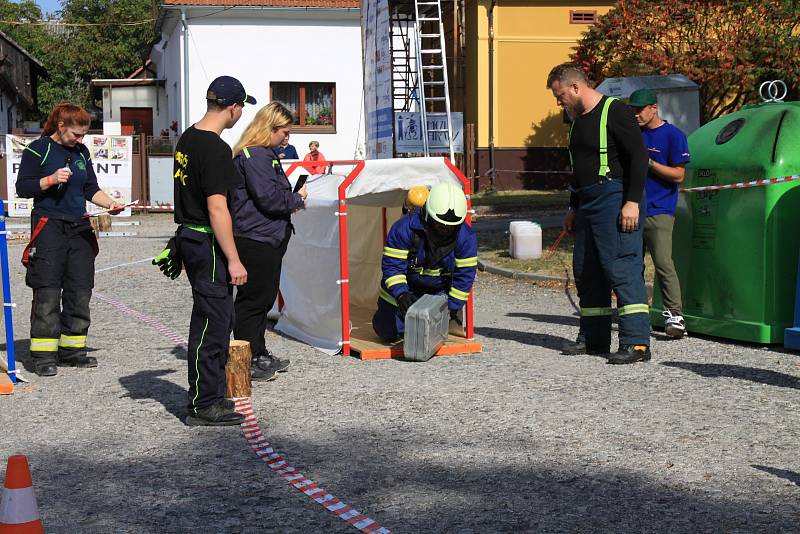 Z hasičské soutěže 'Toughest Firefighter Alive - Nejtvrdší hasič přežije' v Broumech.