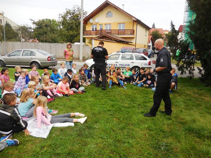 Mezinárodní den bez aut s příslušníky městské policie v Berouně.