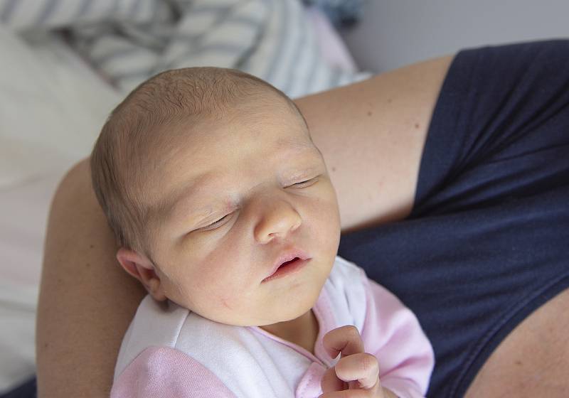 Alena Malá se narodila v nymburské porodnici 4. června 2021 v 5.30 hodin s váhou 3610 g a mírou 51 cm. V Nymburce bude holčička bydlet s maminkou Veronikou, tatínkem Lukášem a sestřičkou Viktorií (2,5 roku).