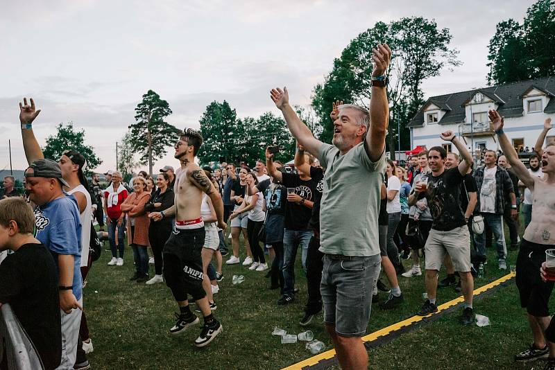 Z benefičního hudebního festivalu HudliceFest 2022.