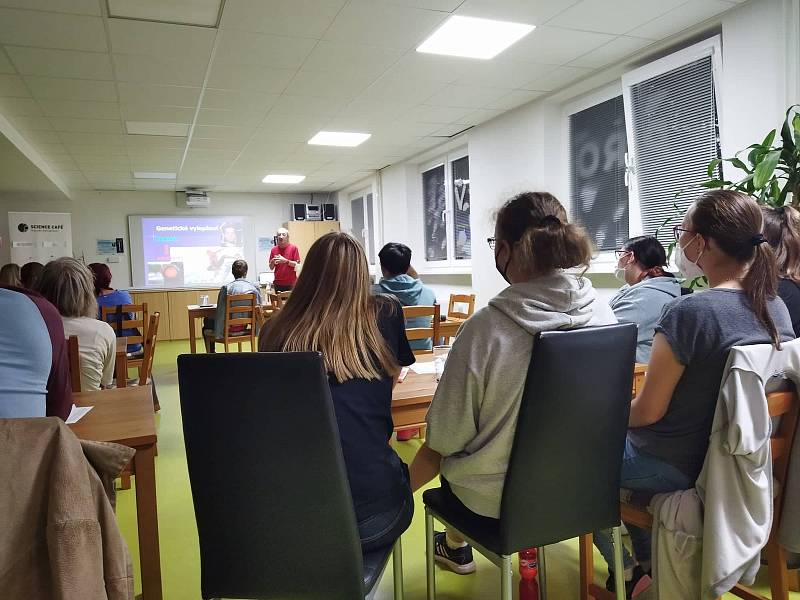 Science Café v berounském domově dětí a mládeže.