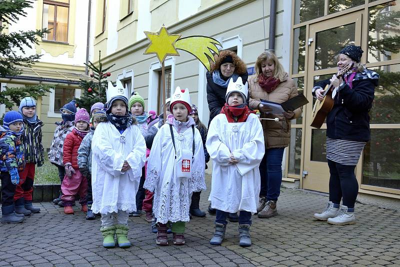 Do ulic Berouna vyrazili malí koledníci