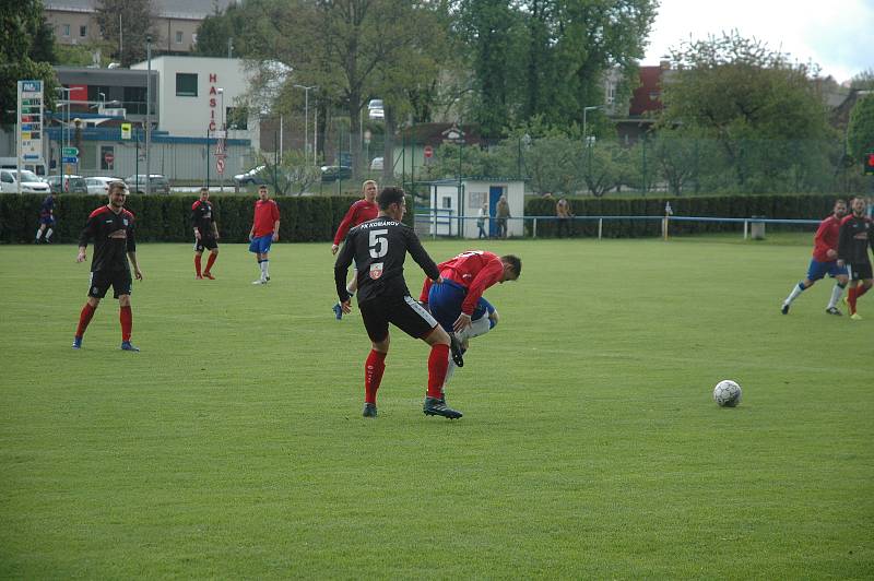 Fotbalová I. A třída: Komárov - Velká Dobrá 4:2 (2:1).