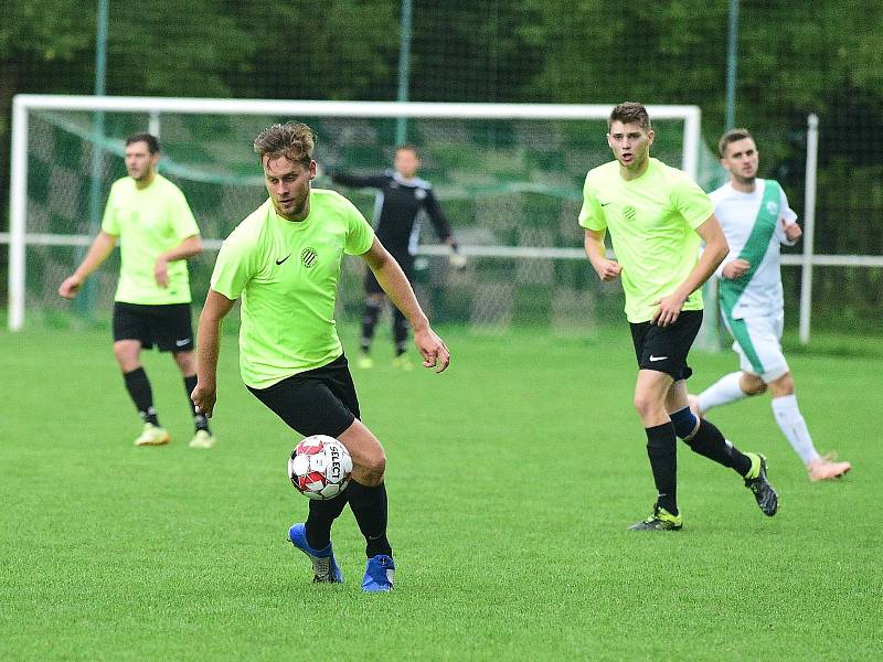 Fotbalová I.B třída, skupina E: Loděnice - Králův Dvůr 2:1.