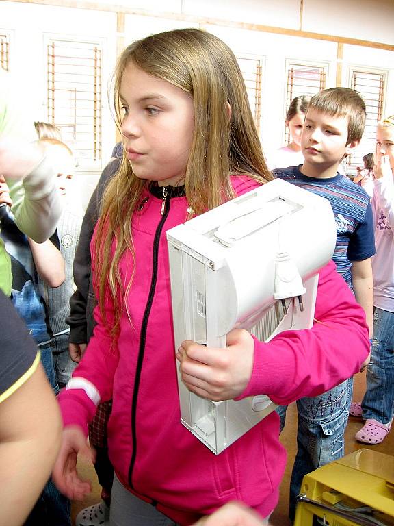 Recyklační hlídka není žádná nuda, tvrdí školáci z Osova