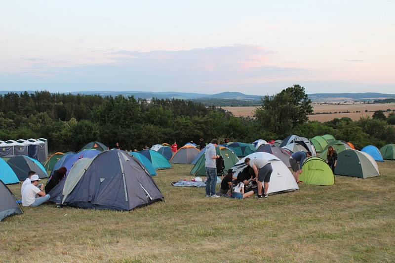 V pátek odstartoval oblíbený festival pod hradem Točníkem.