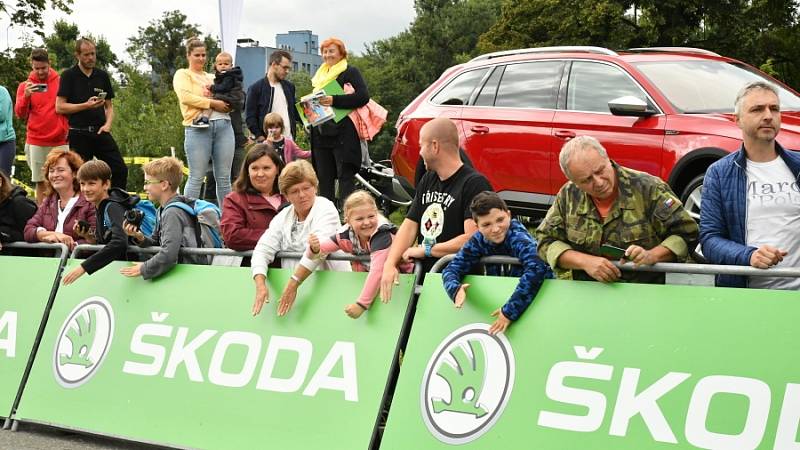 První ročník cyklistického závodu pro veřejnost L'Etape by tour de France.