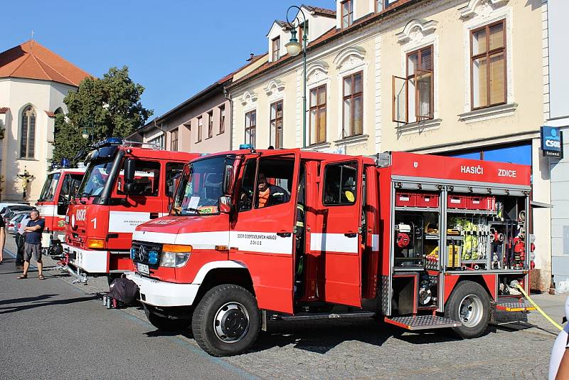 Oslavy 60. výročí profesionálního sboru hasičů v Berouně