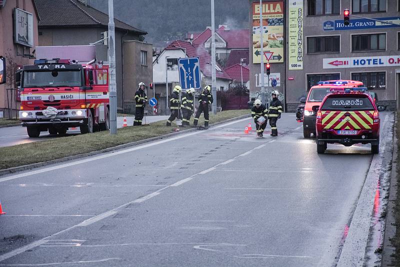 Požár sanitky v berounské ulici Koněpruská.