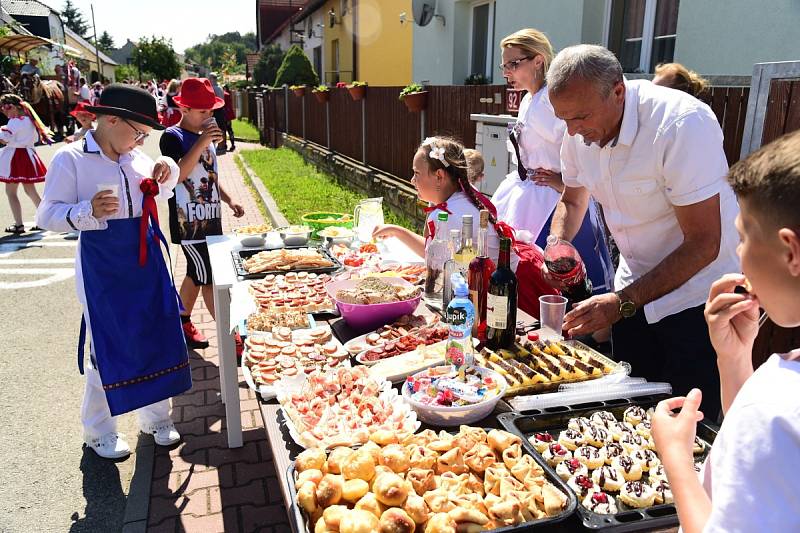 Staročeské suché máje v králodvorských Popovicích.