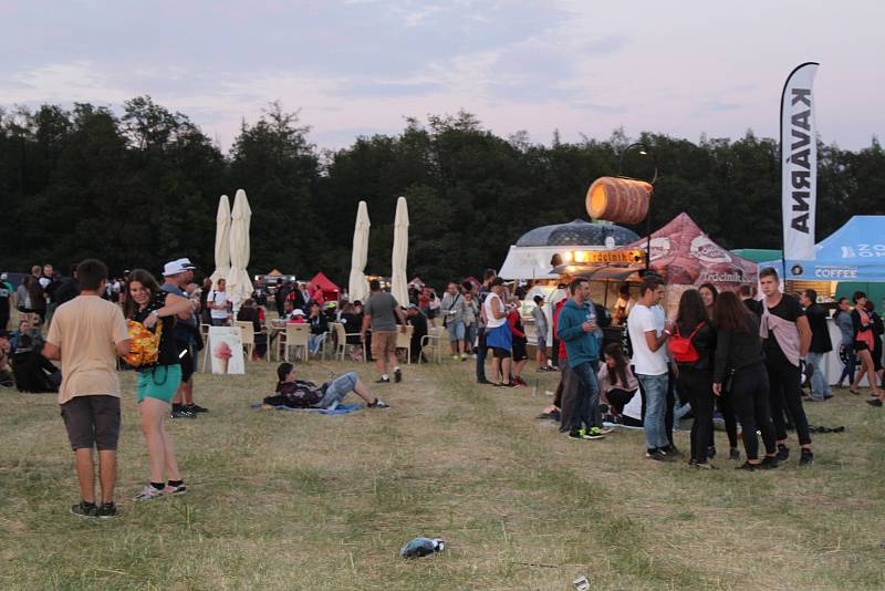 V pátek odstartoval oblíbený festival pod hradem Točníkem.