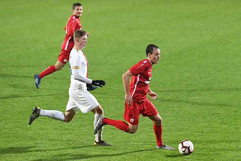 Cábelíci (v červeném) zdolali rezervu Příbrami na hlavním stadionu.