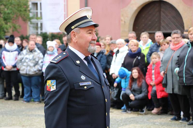 Slib složilo 74 nováčků, kteří nastoupí ke středočeské policii. Na snímku Josef Budil.