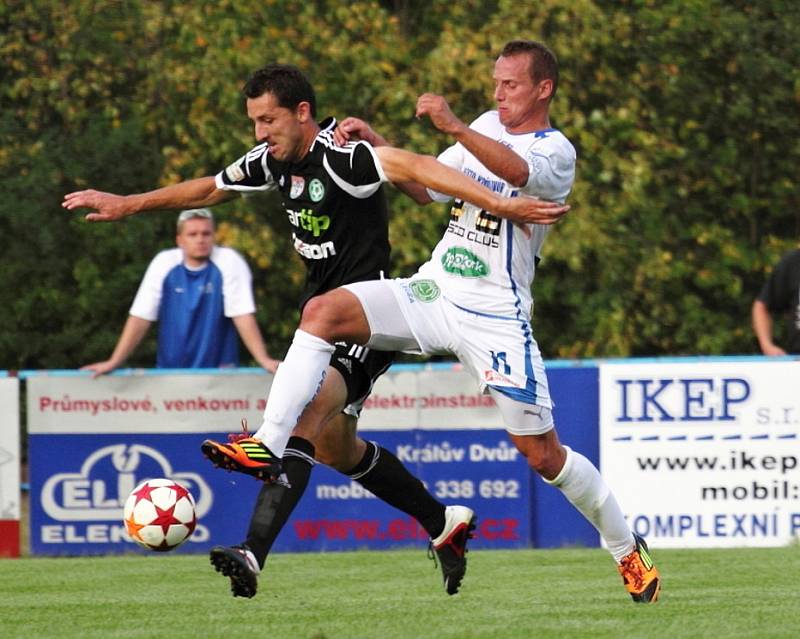 Králův Dvůr (v bílém) senzačně vyřadil z poháru Příbram 2:1. 