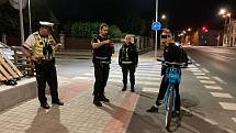 Kontrola cyklistů, kterou prováděla Městské policie Beroun ve spolupráci s dopravní policií.