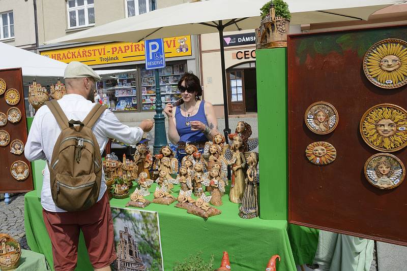 Tradiční Hrnčířské a řemeslné trhy v Berouně.