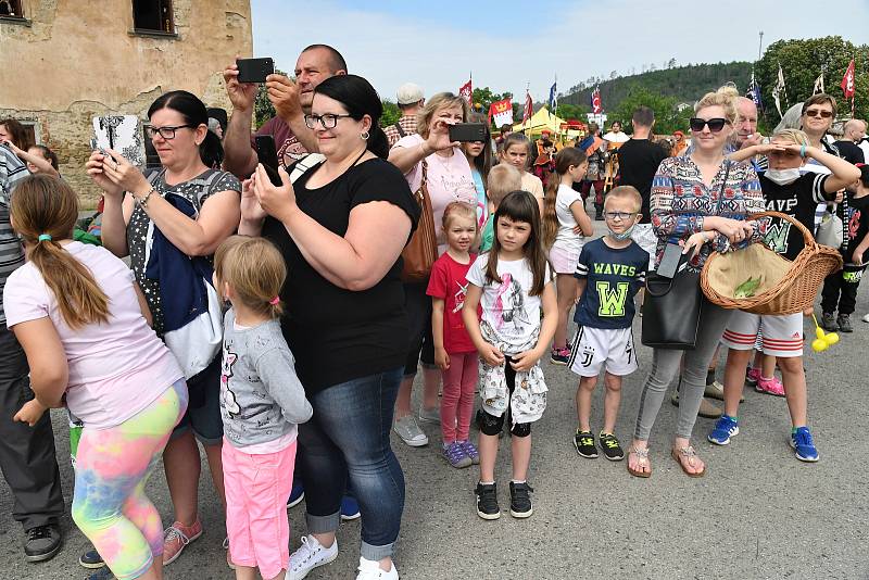 Královský průvod 'Poselstvo vévody Štěpána II. bavorského' spojený s historickým jarmarkem v Berouně.