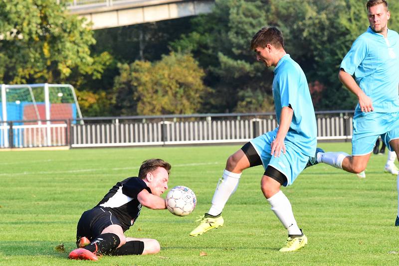 V derby zdolala zdická Olympie (v černém) rezervu Cábelíků.