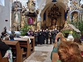 Adventní koncert Základní umělecké školy Josefa Slavíka Hořovice v kostele sv. Jiljí v Hořovicích.