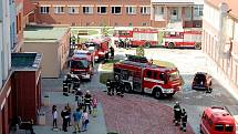 Tématem cvičení hasičů byla likvidace požáru v Nemocnici Beroun