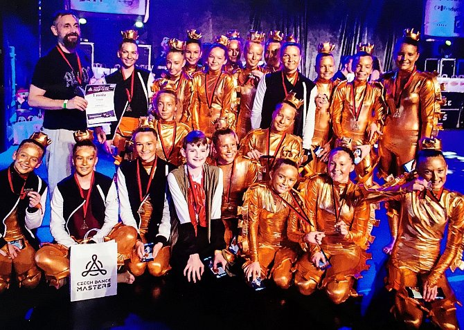 Taneční centrum R.A.K. slaví další triumf. Z mistrovství České republiky Grand finále v show dance a disco dance si jeho členové přivezli postup na mistrovství světa.