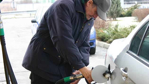 Ceny pohonných hmot se drží, řidiči nadávají na naftu - Berounský deník