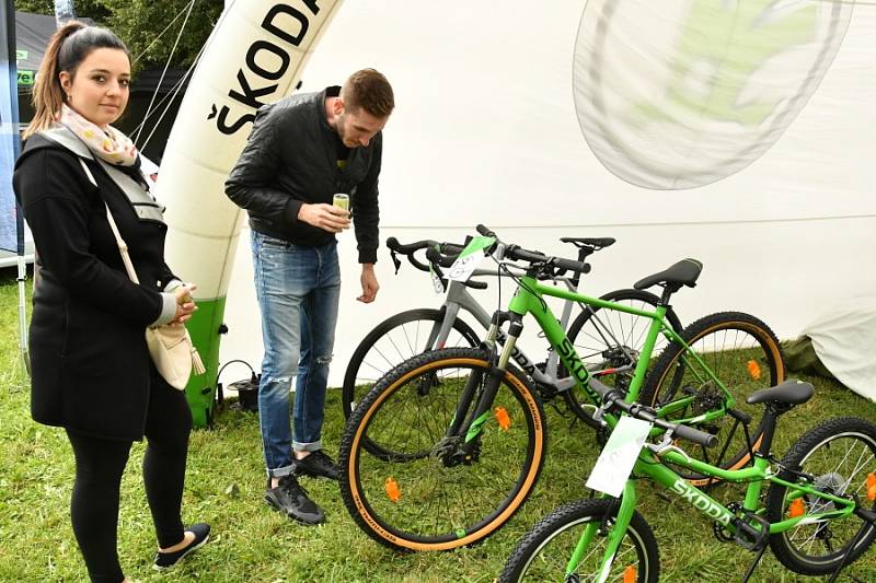 První ročník cyklistického závodu pro veřejnost L'Etape by tour de France.