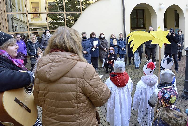 Do ulic Berouna vyrazili malí koledníci