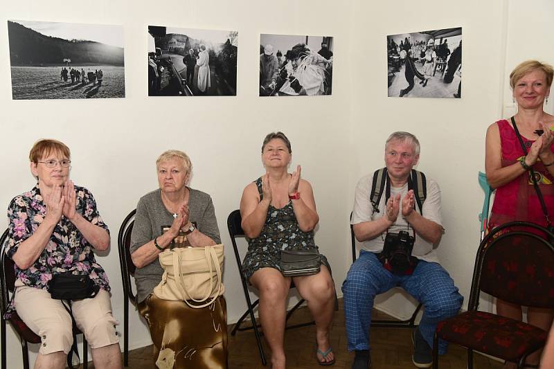 Z vernisáže výstavy fotografií Vladimíra Kasla ve Starém zámku v Hořovicích.