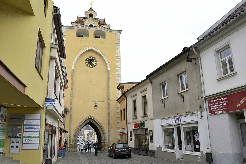 Plzeňská brána s vyhlídkou.