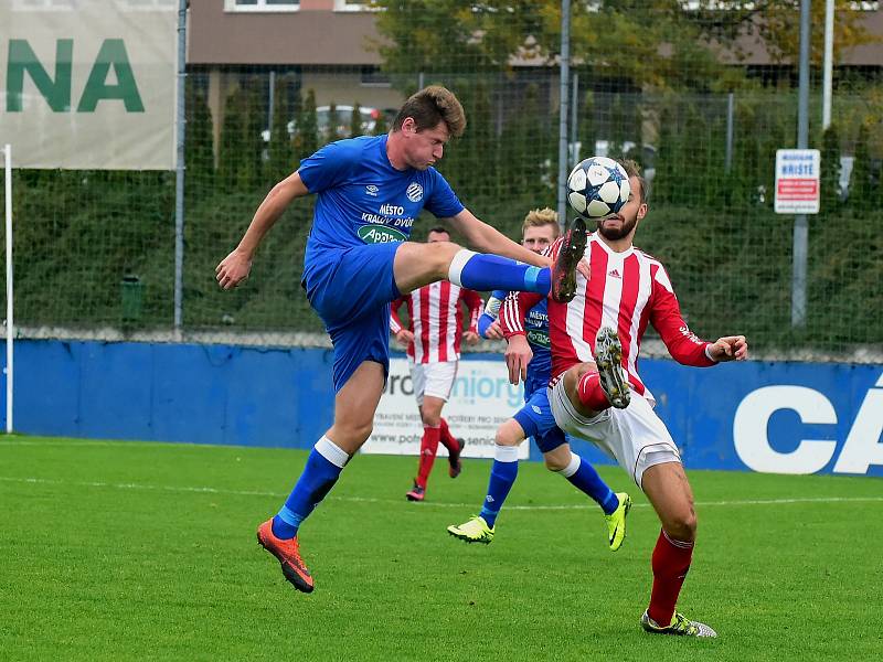 S Viktorií Jirny Králův Dvůr po remíze 1:1 zvítězil na penalty 4:3.